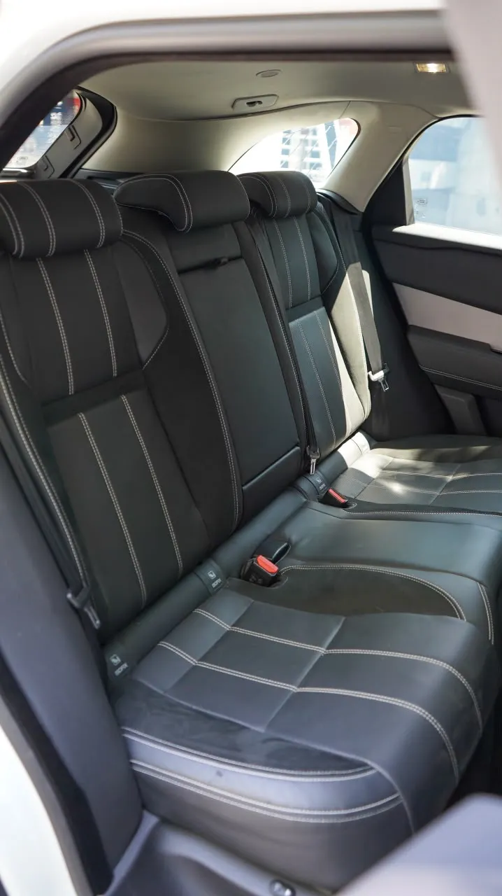 Land Rover Range Rover Velar 2021 — foto 8 de 12