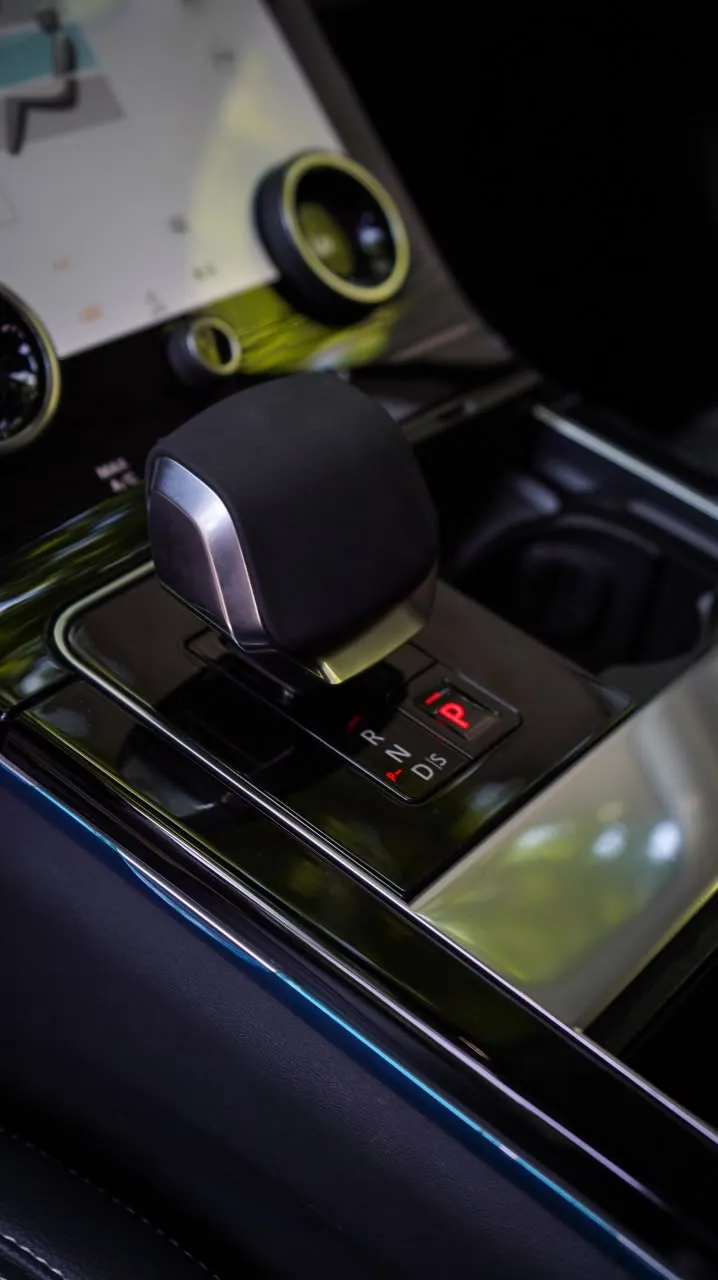 Land Rover Range Rover Velar 2021 — foto 9 de 12