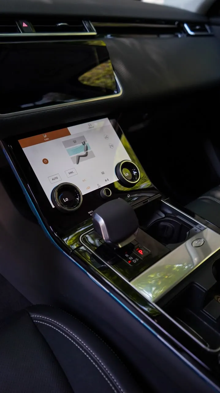 Land Rover Range Rover Velar 2021 — foto 7 de 12