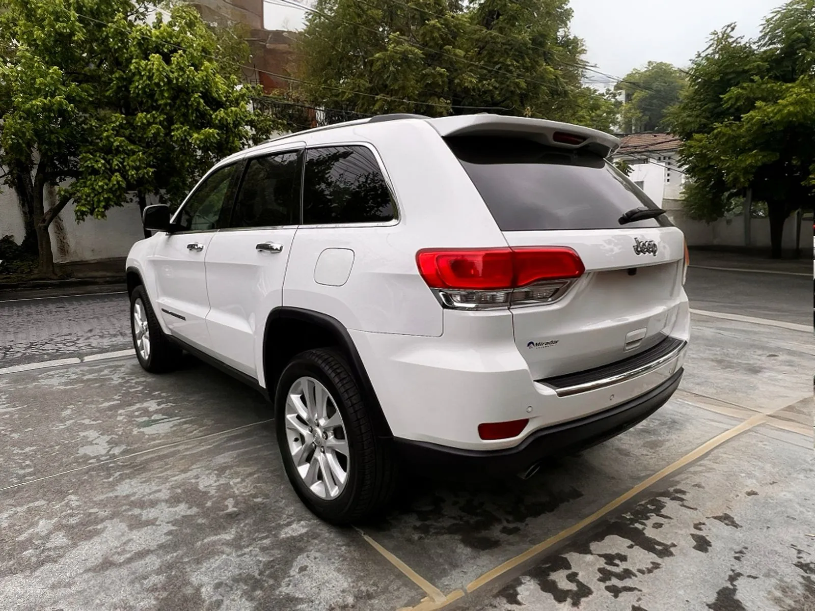 Jeep Grand Cherokee 2017 — foto 12 de 12