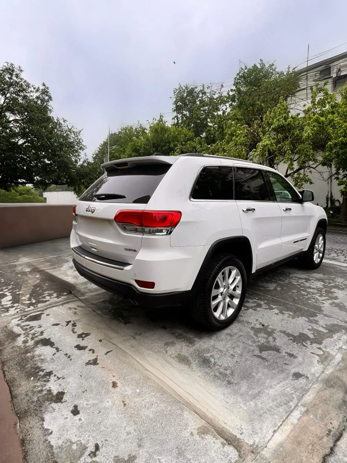 Jeep Grand Cherokee 2017 — foto 3 de 12