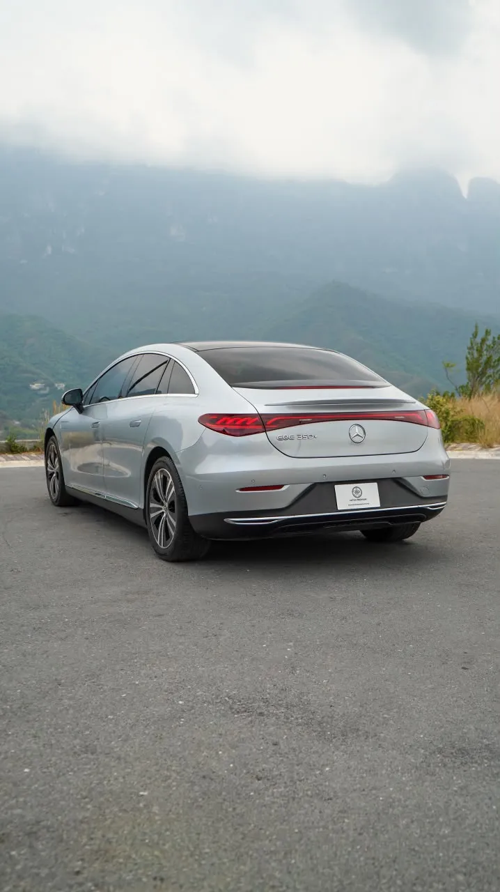 Mercedes-Benz EQE 2023 — foto 6 de 15