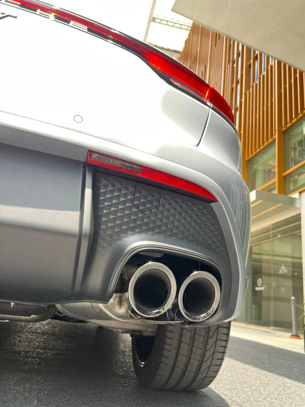 Porsche Macan 2025 — foto 2 de 15