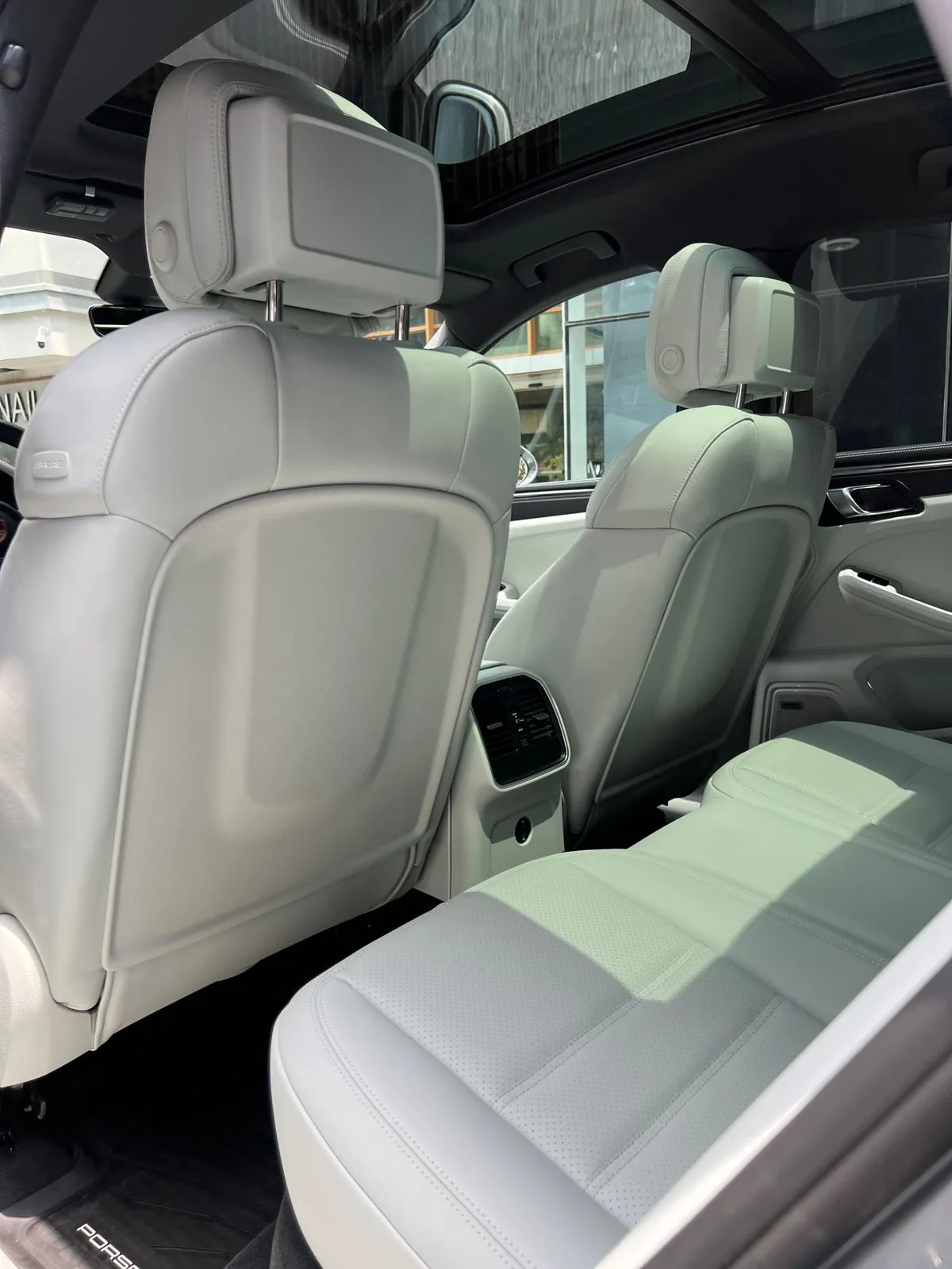 Porsche Macan 2025 — foto 9 de 15