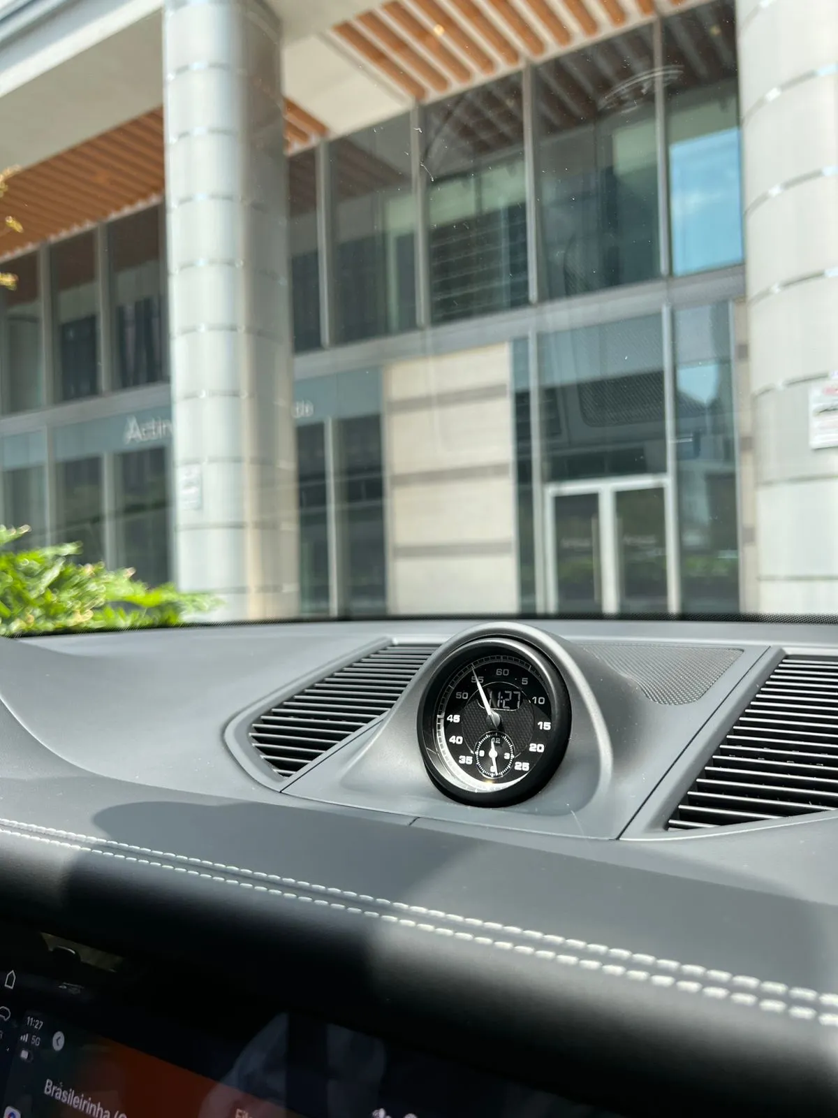 Porsche Macan 2025 — foto 5 de 15