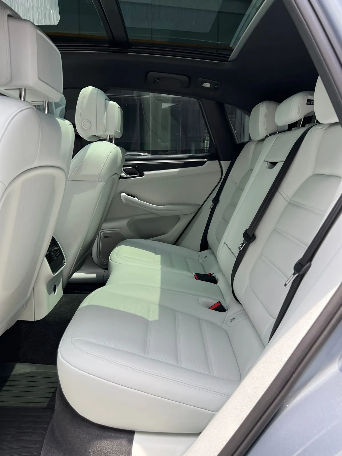 Porsche Macan 2025 — foto 6 de 15