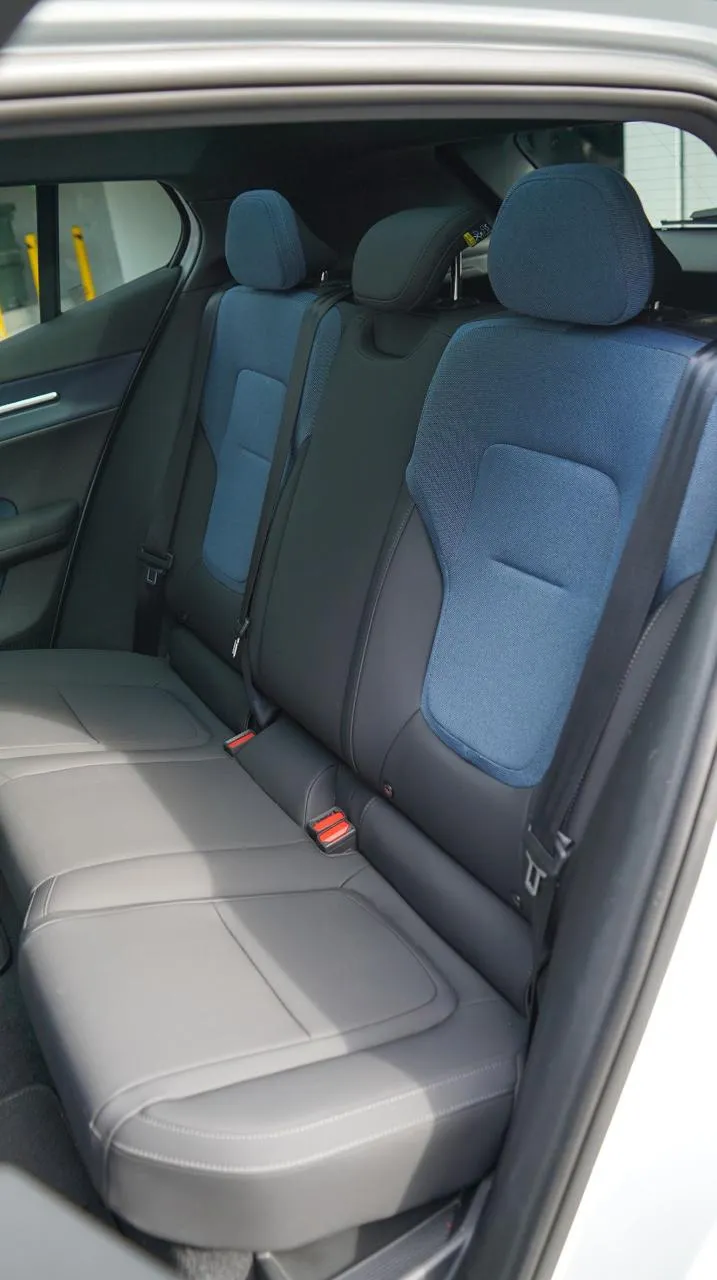 Volvo EX30 2025 — foto 7 de 9