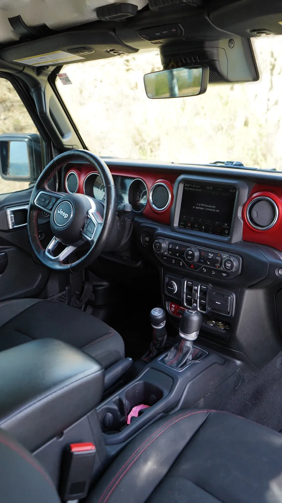 Jeep Wrangler 2021 — foto 9 de 10