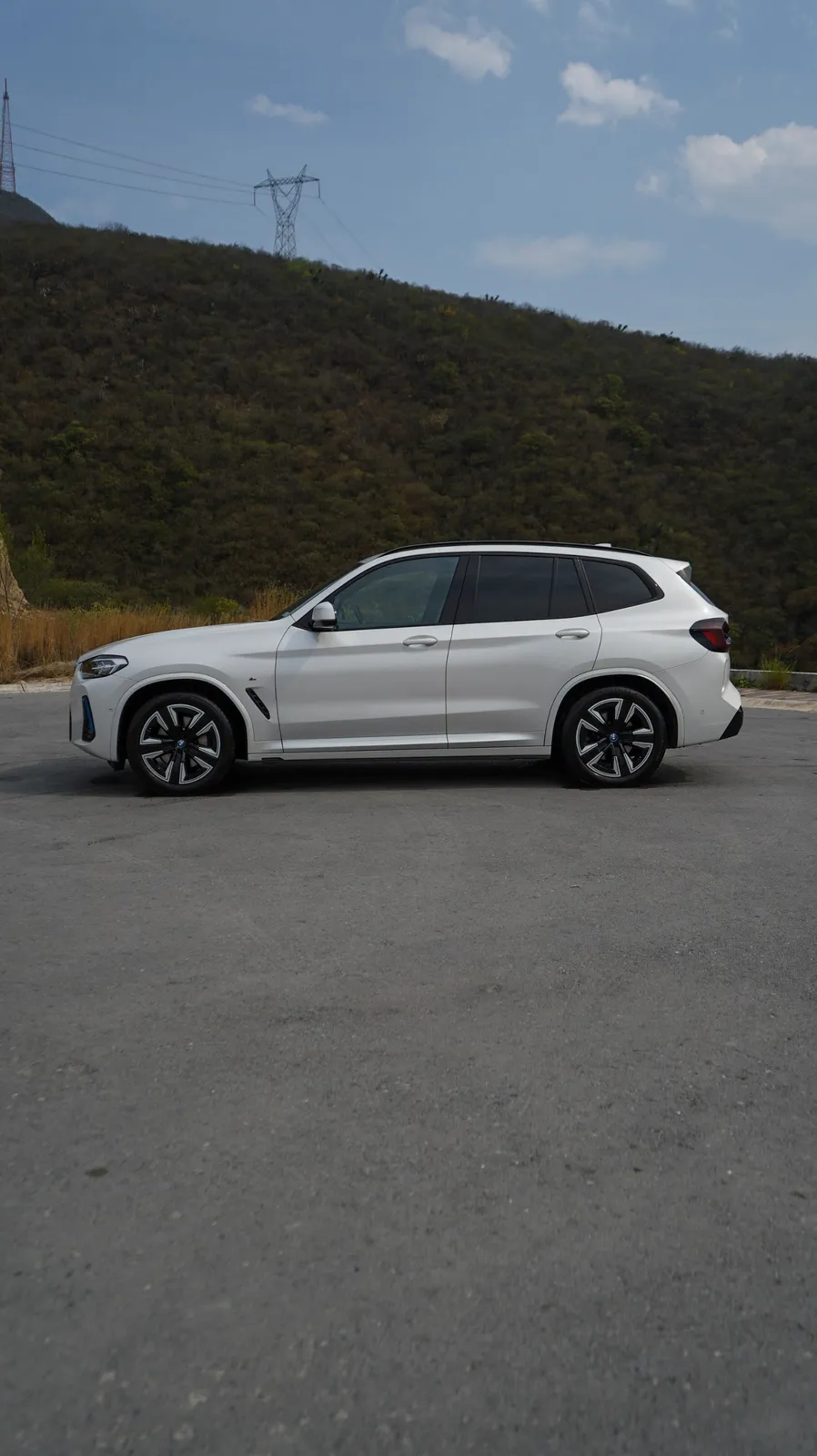 BMW Ix3 2023 — foto 13 de 15