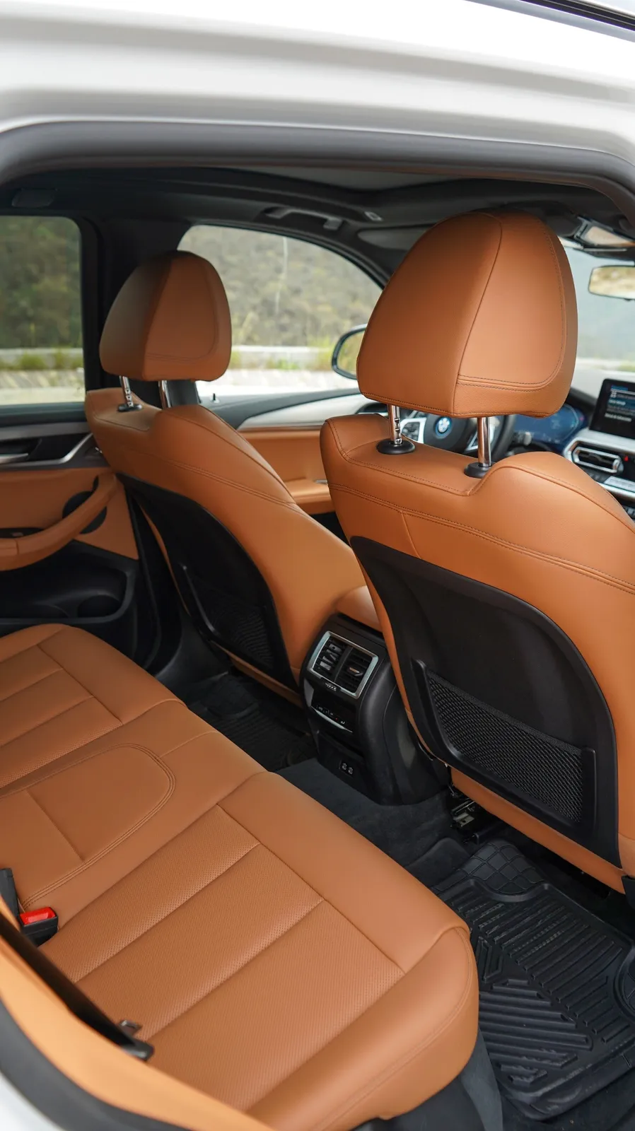 BMW Ix3 2023 — foto 9 de 15