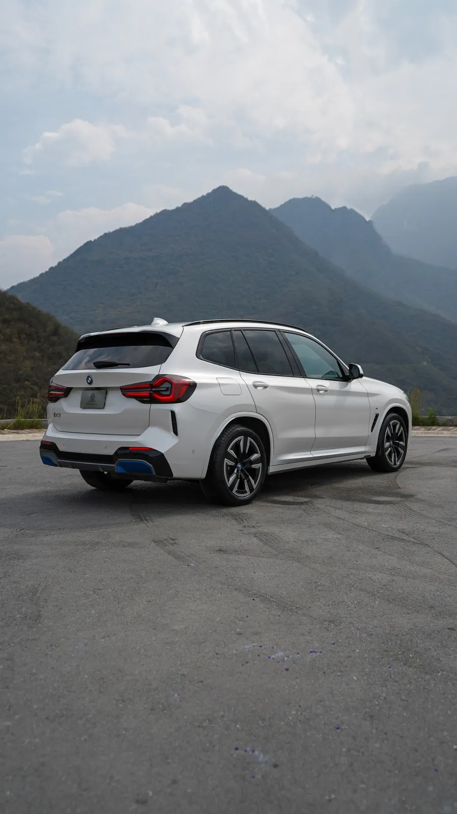 BMW Ix3 2023 — foto 3 de 15