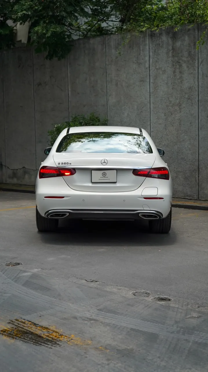 Mercedes-Benz Clase E 2023 — foto 2 de 13
