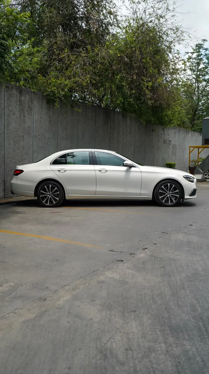 Mercedes-Benz Clase E 2023 — foto 5 de 13