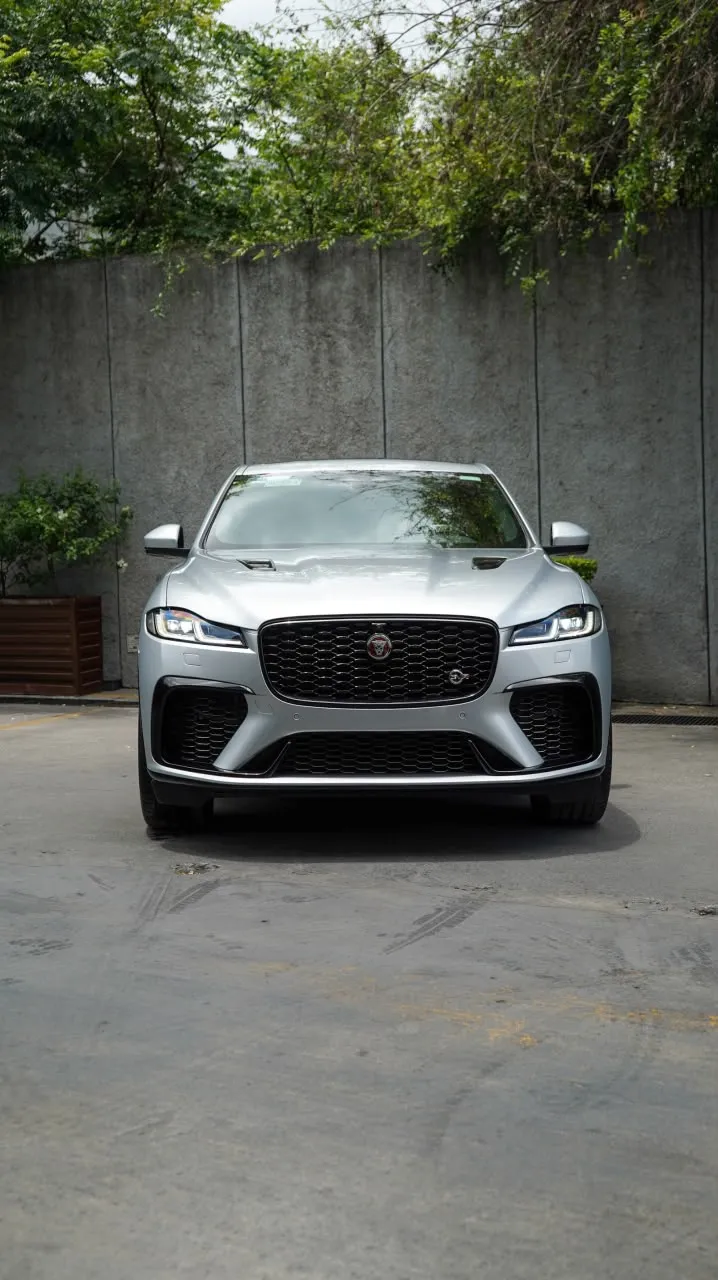 Jaguar F-PACE 2022 — foto 2 de 12