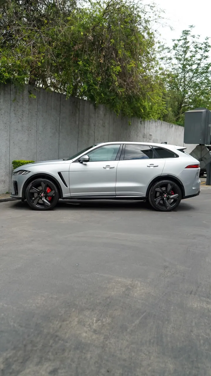 Jaguar F-PACE 2022 — foto 3 de 12