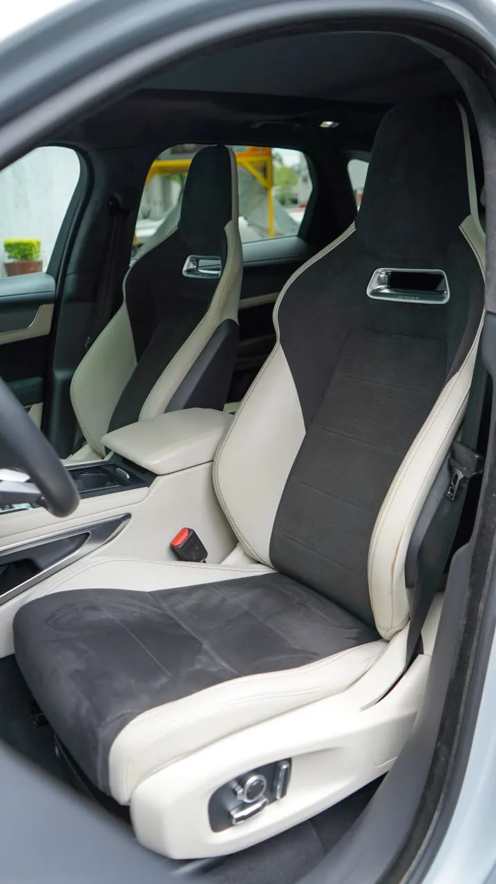 Jaguar F-PACE 2022 — foto 11 de 12