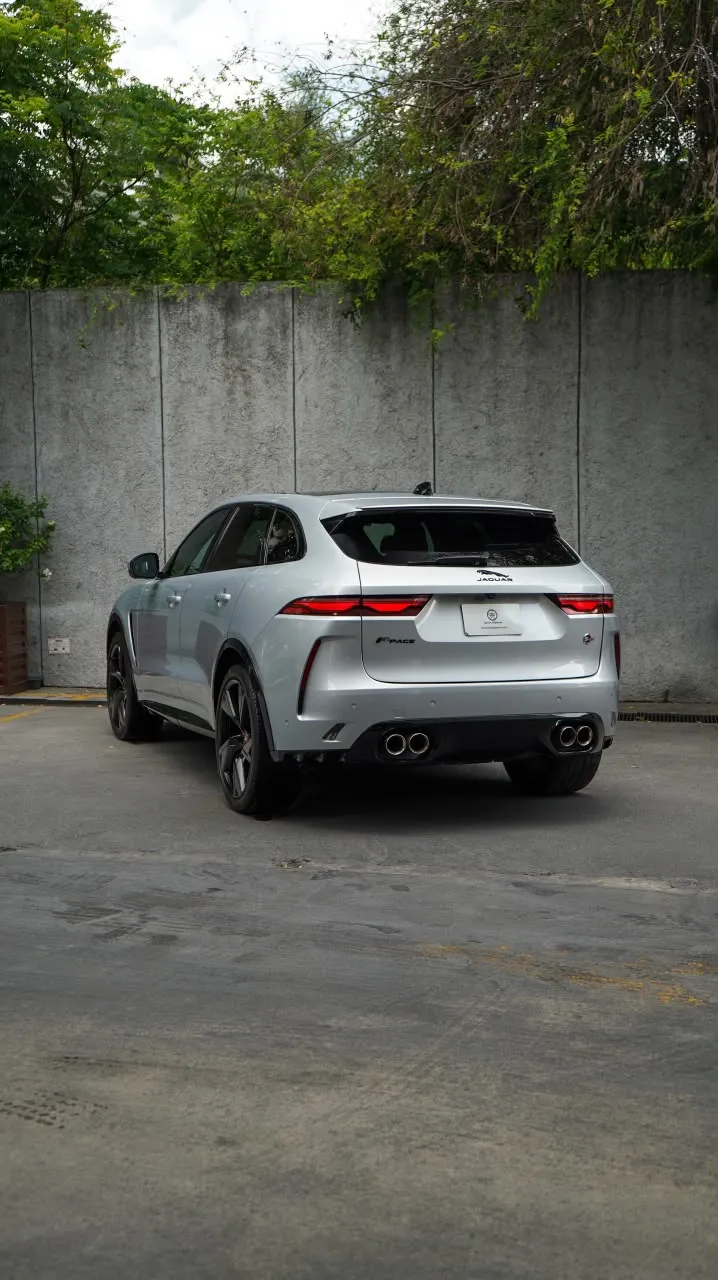 Jaguar F-PACE 2022 — foto 5 de 12