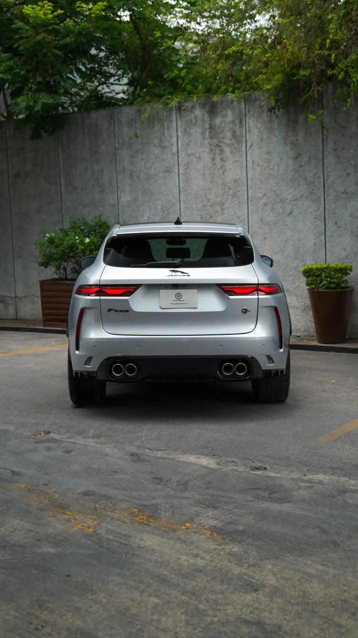 Jaguar F-PACE 2022 — foto 7 de 12