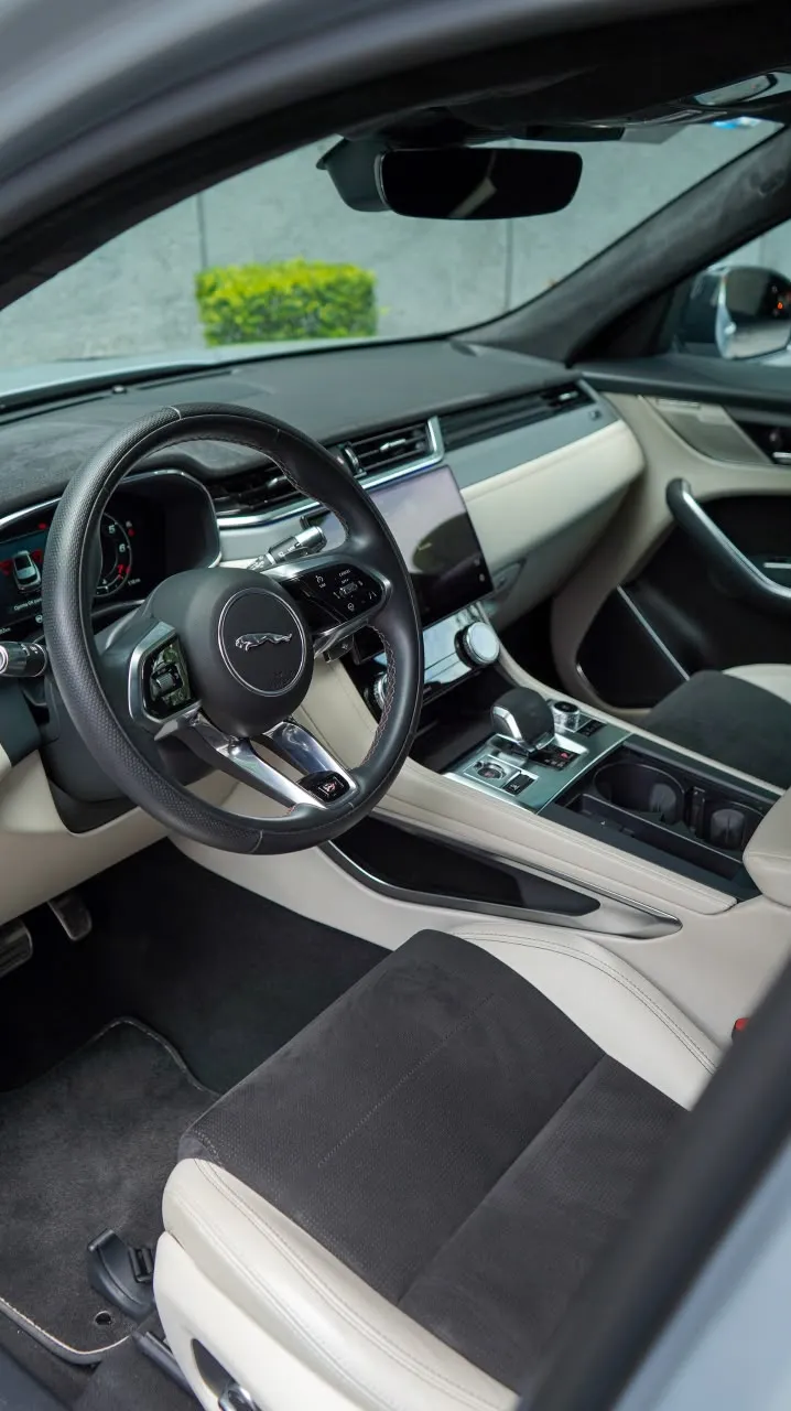 Jaguar F-PACE 2022 — foto 10 de 12