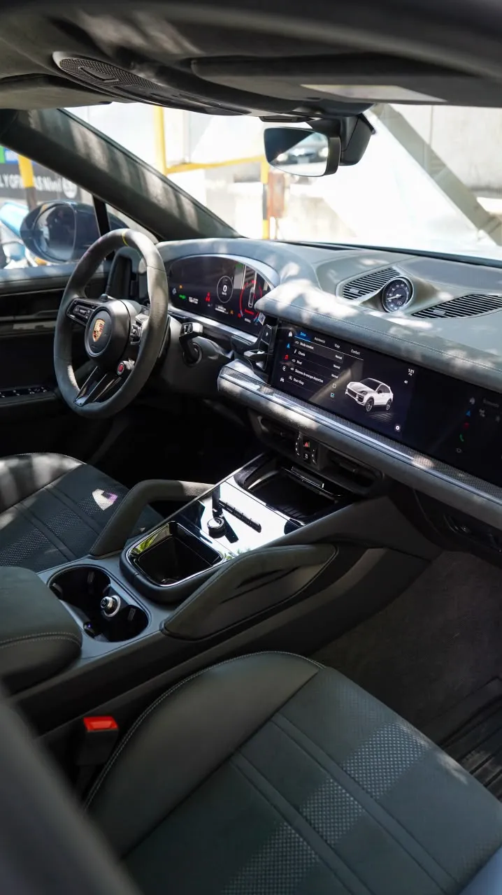 Porsche Cayenne 2024 — foto 9 de 15