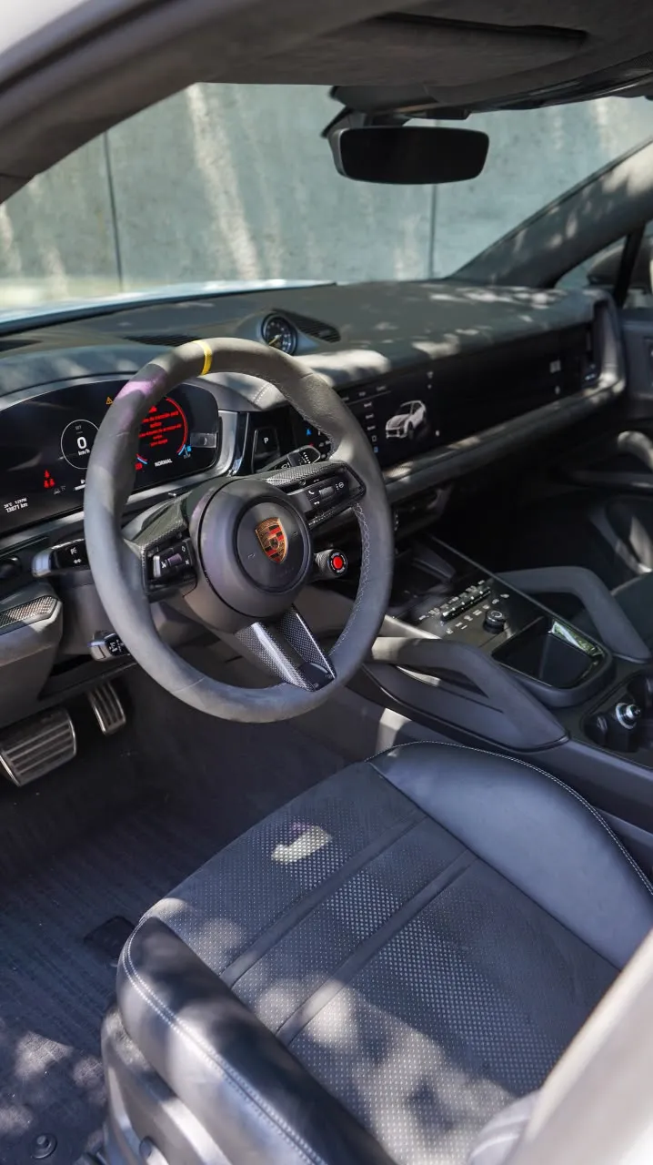 Porsche Cayenne 2024 — foto 14 de 15