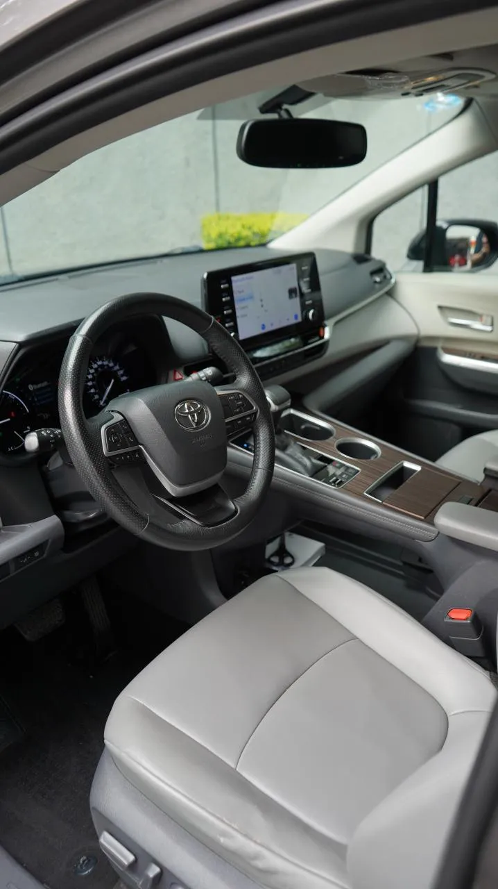 Toyota Sienna 2021 — foto 6 de 11